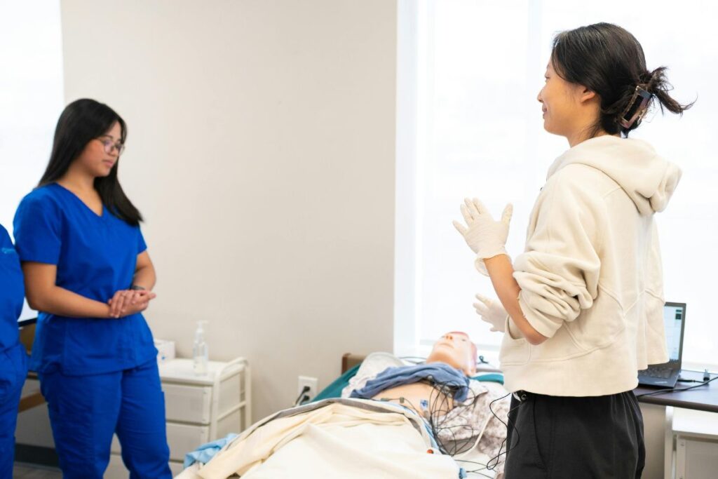 Home Nursing Care vs Hospital Care: What is Better for Kolkata Patients?